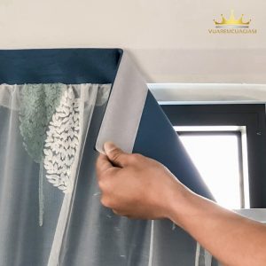 trang trí cửa sổ dễ lắp đặt không khoan đục vuaremgiasi VIP21